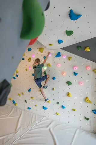 Indoor-Boulderwand